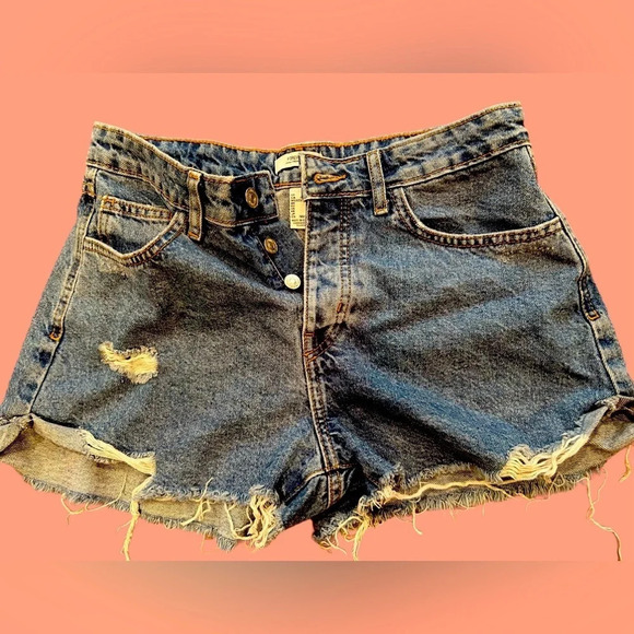 Forever 21 Pants - Button up Juniors Shorts With Frayed Ends Size 28
